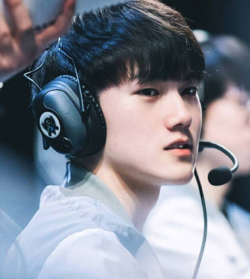 EDward Gaming 和 Anyone's Legend 取得胜利 - LPL 第二分区 2025 比赛日结果